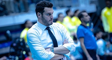 Mustafa Kavaz: ''Gerçekçi olmak gerekirse çok kötü bir voleybol oynadık''