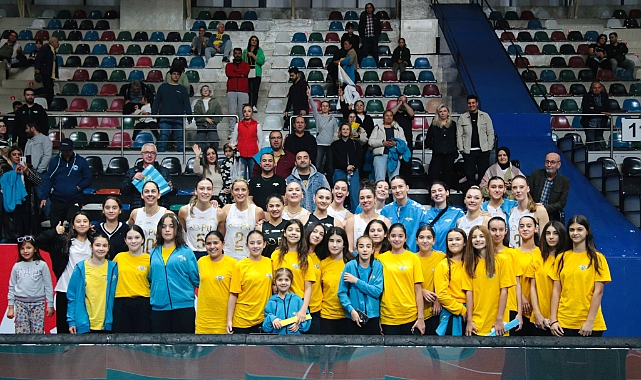 PTT Spor seyircisi önünde kazandı