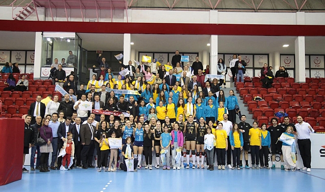 PTT Spor üç puanı üç sette aldı