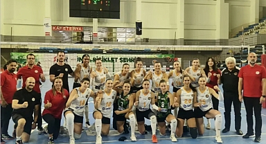 Sakarya Voleybol’dan dörtte dört