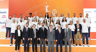 Yeni salon, yeni kadro ve görkemli açılış: Eczacıbaşı 