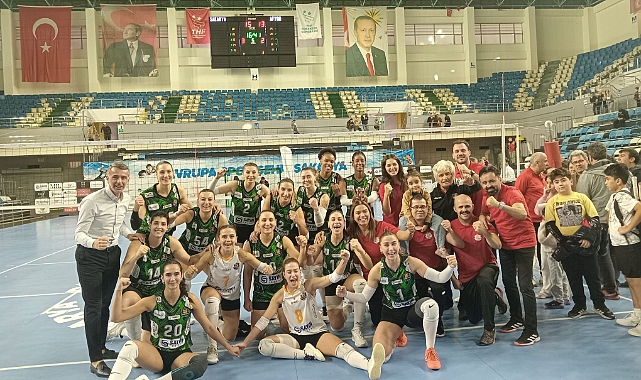Beş setlik mücadelede son sözü Sakarya Voleybol söyledi