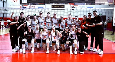 Eczacıbaşı geriden gelerek galibiyeti aldı