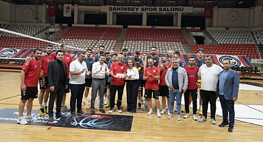 Gaziantep'te Ali Bağcı'ya doğum günü sürprizi