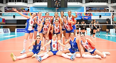 İBB Spor Kulübü üç puanı dört sette aldı