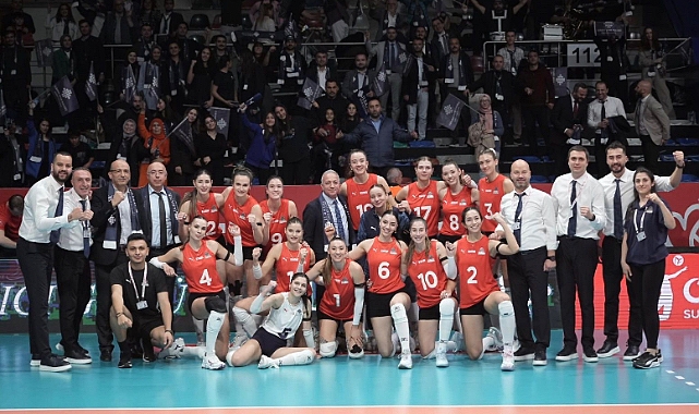 İlbank üç puanı dört sette aldı