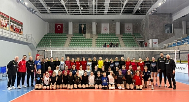 Altyapı Kız Milli Takımı sporcu taramaları İstanbul'da yapıldı