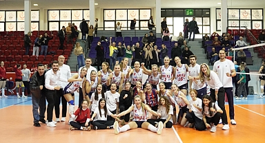 Ankara'da beş setlik karşılaşmayı TED Ankara Kolejliler kazandı