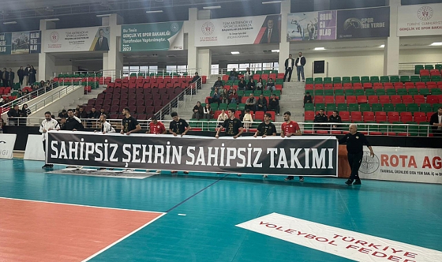 Cizre sahaya çıktı ama maça çıkmadı: İşte o pankart!