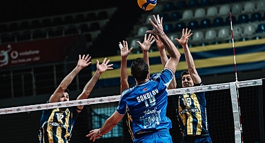 Halkbank'tan Fenerbahçe Medicana'ya geçit yok