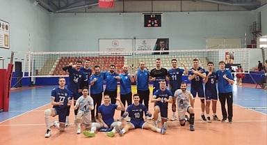 Kocaeli Büyükşehir Belediyesi Kâğıt Spor üç puanı üç sette aldı