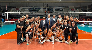 Sakarya Voleybol, PTT deplasmanında 3-2 kazandı