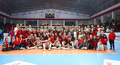 Ankara derbisinde kazanan İba Kimya TED Ankara Kolejliler