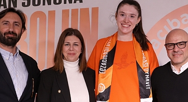 Dana Rettke iki yıl daha Eczacıbaşı Dynavit'te