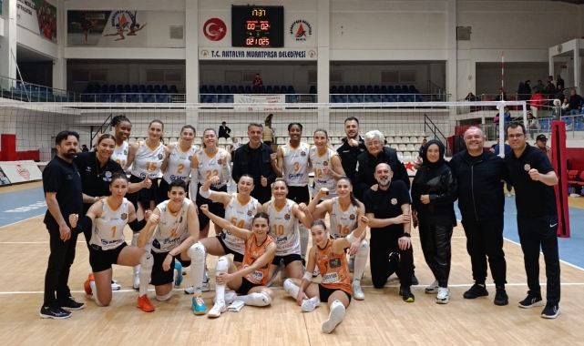 Lider Sakarya Voleybol kazanmaya devam ediyor 