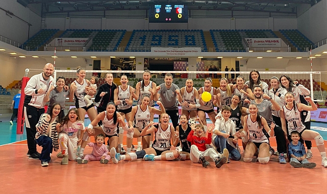 Beşiktaş Naviosa beş setlik mücadelede kazandı