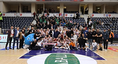 Denizli Büyükşehir Belediyespor üç puanı üç sette aldı