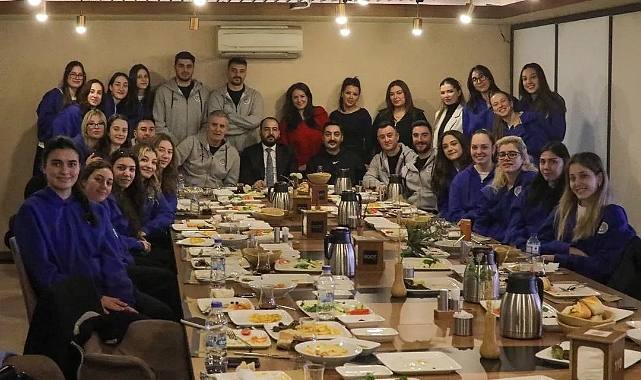 Etimesgut Belediyesi play-off öncesi kahvaltıda bir araya geldi