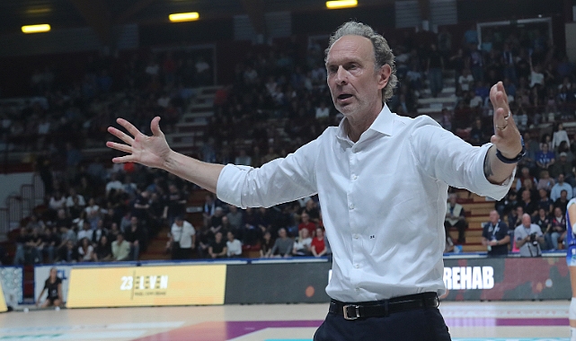 Igor Gorgonzola Novara'da Lorenzo Bernardi şoku!