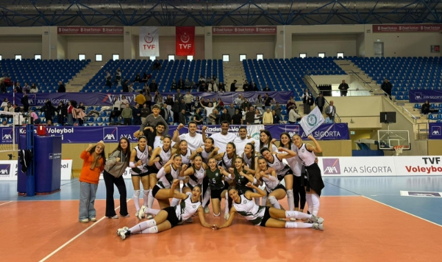 İzmir DS set vermeden kazandı