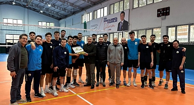 Osmangazi Belediyespor Başkanı Fatih Karayılan'dan takıma ziyaret