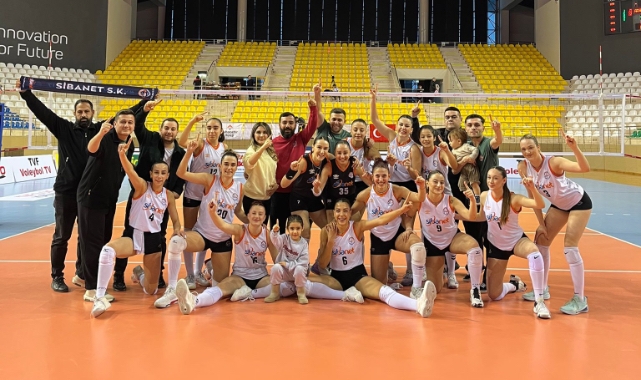 Sibanet Kozan İmamoğlu Spor set vermeden kazanmaya devam ediyor