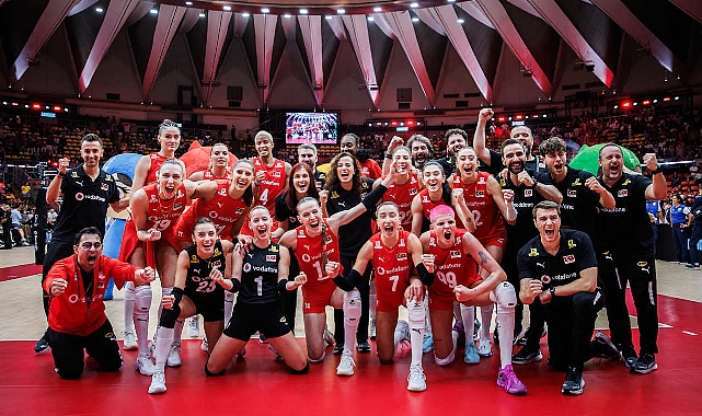 Türk Tıp Öğrencileri Birliği Ödülleri'nde Filenin Sultanları'na ödül