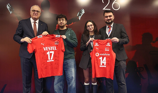 TVF Başkanı Mehmet Akif Üstündağ Liderlik Kampı'na katıldı 