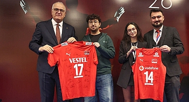 TVF Başkanı Mehmet Akif Üstündağ Liderlik Kampı'na katıldı 