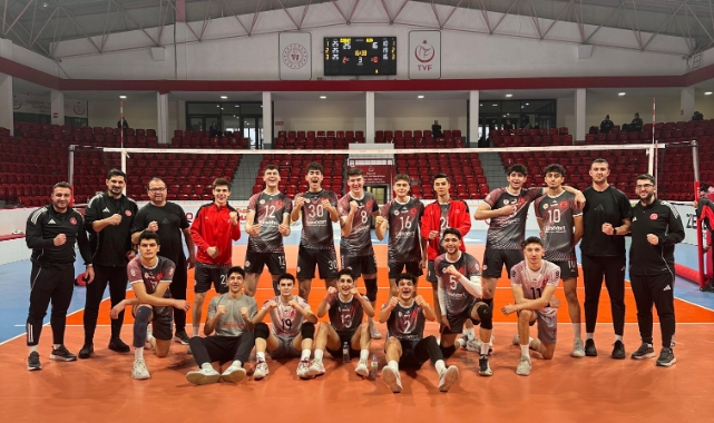 Ziraat Bankkart üç puanı üç sette aldı