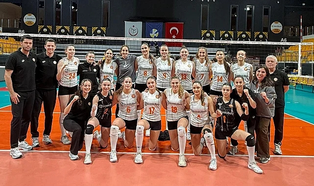 Eczacıbaşı evinde mutlu  