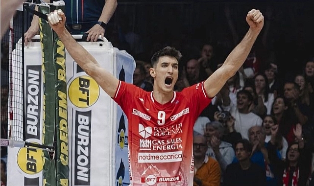 Efe Mandıracı'dan dikkat çeken servis performansı  