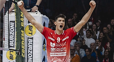 Efe Mandıracı'dan dikkat çeken servis performansı  