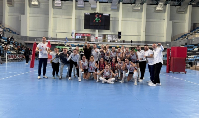 İba Kimya TED Ankara Kolejliler lider Sakarya'yı mağlup etti