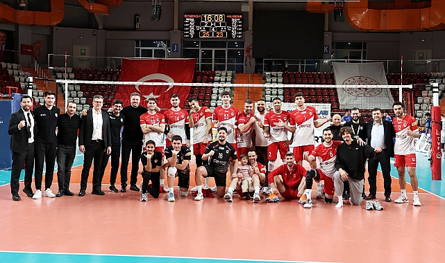 İstanbul Gençlik evinde Halkbank’ı mağlup etti 