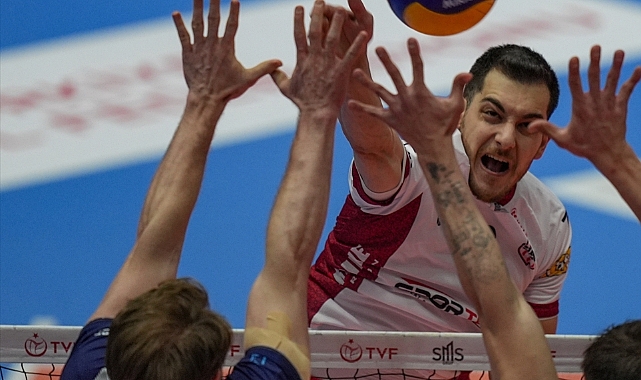 İstanbul Gençlik İzmir'de 3-1 galip