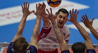 İstanbul Gençlik İzmir'de 3-1 galip