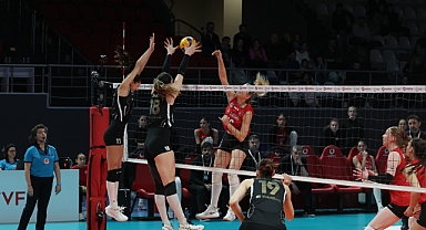 VakıfBank normal sezonu zirvede tamamladı