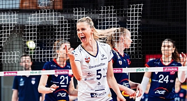 Belçikalı yıldız Laura Heyrman aktif voleybol kariyerine görkemli bir teşekkürle veda etti