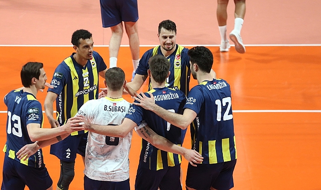 Fenerbahçe Medicana Bursa BBSK'yı 3-1 yendi ve 1-0 öne geçti