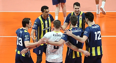 Fenerbahçe Medicana Bursa BBSK'yı 3-1 yendi ve 1-0 öne geçti