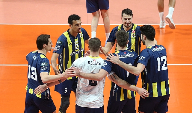 Fenerbahçe Medicana Bursa BBSK'yı 3-1 yendi ve 1-0 öne geçti