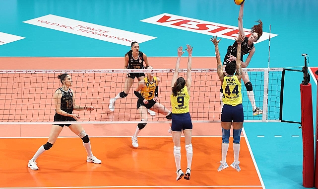 Fenerbahçe Medicana ve Vakıfbank bir kez daha