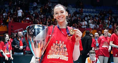 Galatasaray ile Alexia Carutasu da tarih yazdı: 3 farklı kupa kazanma başarısı