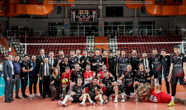 İstanbul Gençlik, play-off'a net galibiyetle başladı