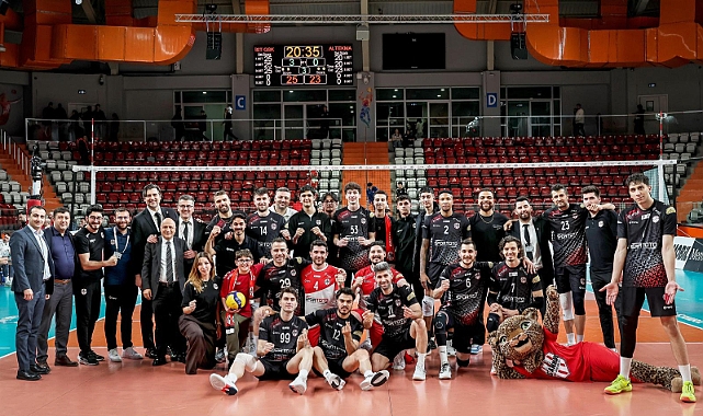 İstanbul Gençlik, play-off'a net galibiyetle başladı