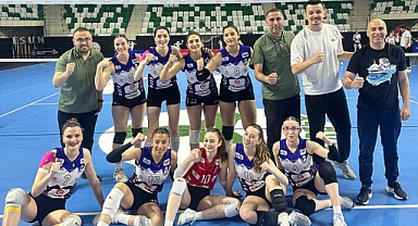 Ordu Voley şampiyonluk yolunda durdurulamıyor: Trabzon engelini de aştı!