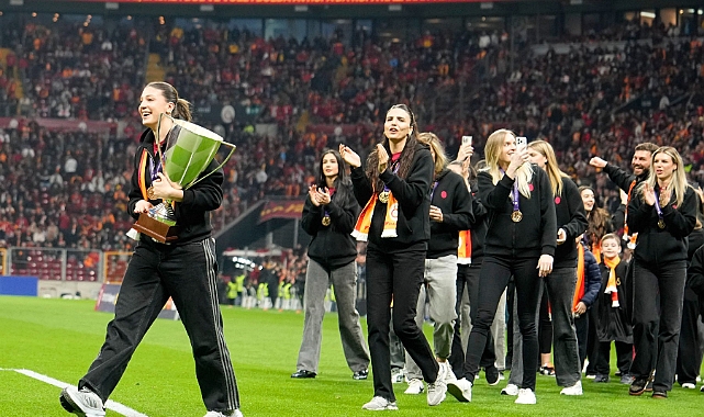 Şampiyon RAMS Park’ta: Galatasaray Daikin ve kupası taraftarıyla buluştu!