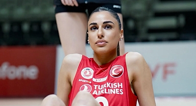 Sultanlar Ligi'nin yeni ekibi Manisa BBSK'dan libero transferi