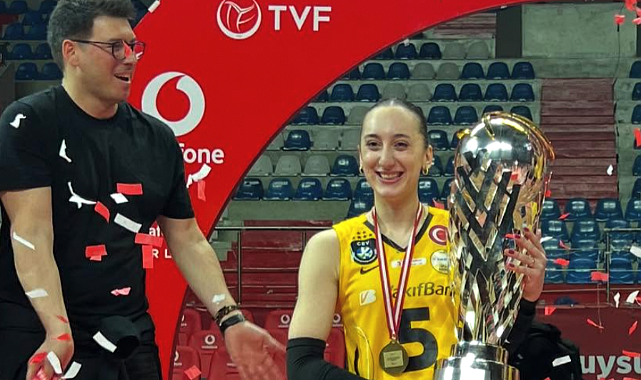 VakıfBank'ta bir devrin sonu: Ayça Aykaç şampiyonlukla veda etti
